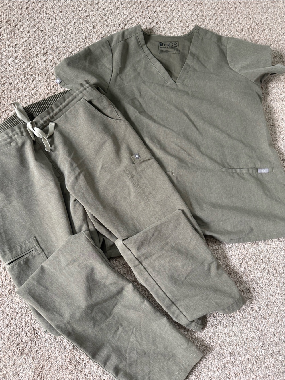 Figs Women's Cargo Scrub Set in Olive Green